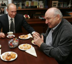 Владимир Путин и Михаил Жванецкий Владимир Путин и Михаил Жванецкий
